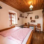 Kata Mateje בית הארחה *